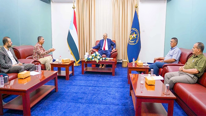 ​الزُبيدي يؤكد حرص الدولة على دعم الاستثمارات المحلية